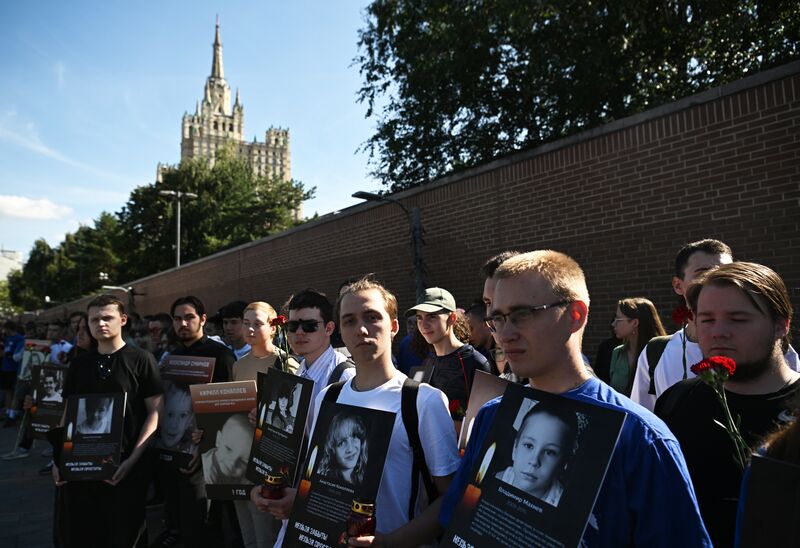 Акция в память о погибших детях Донбасса в Москве