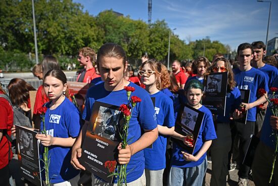 Акция в память о погибших детях Донбасса в Москве