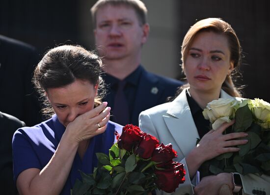 Акция в память о погибших детях Донбасса в Москве