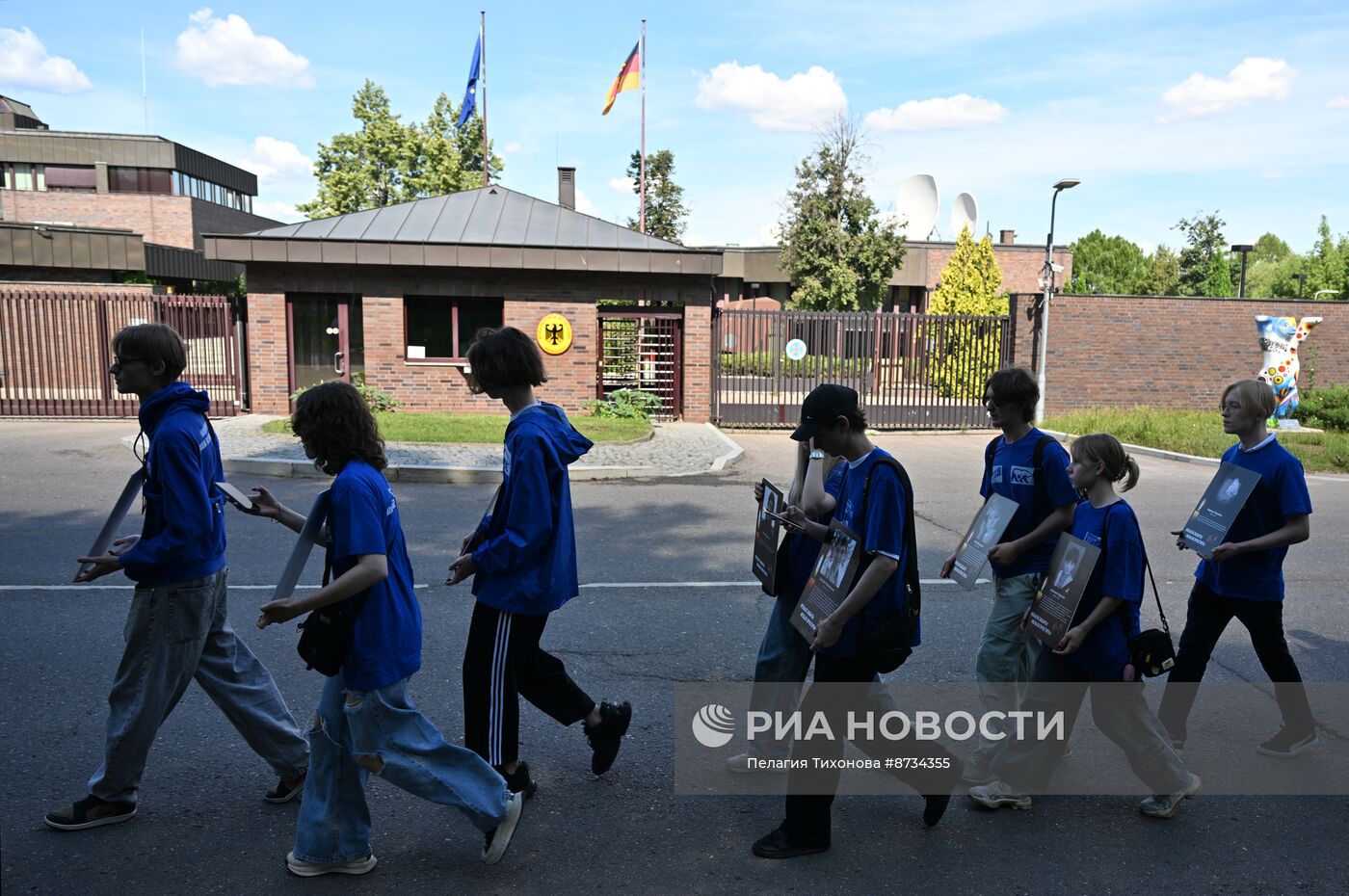 Акция в память о погибших детях Донбасса в Москве