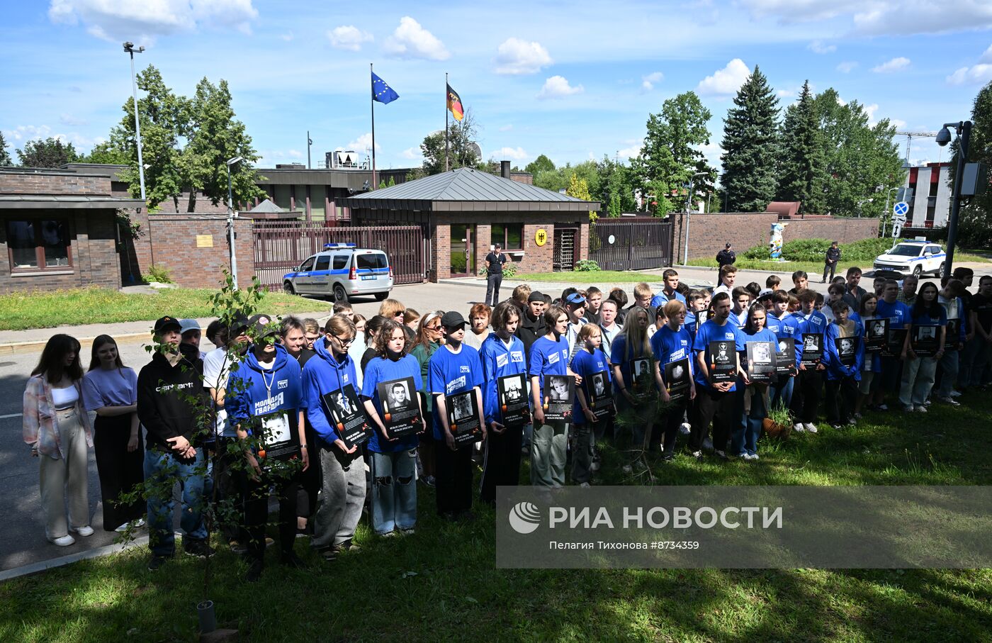 Акция в память о погибших детях Донбасса в Москве