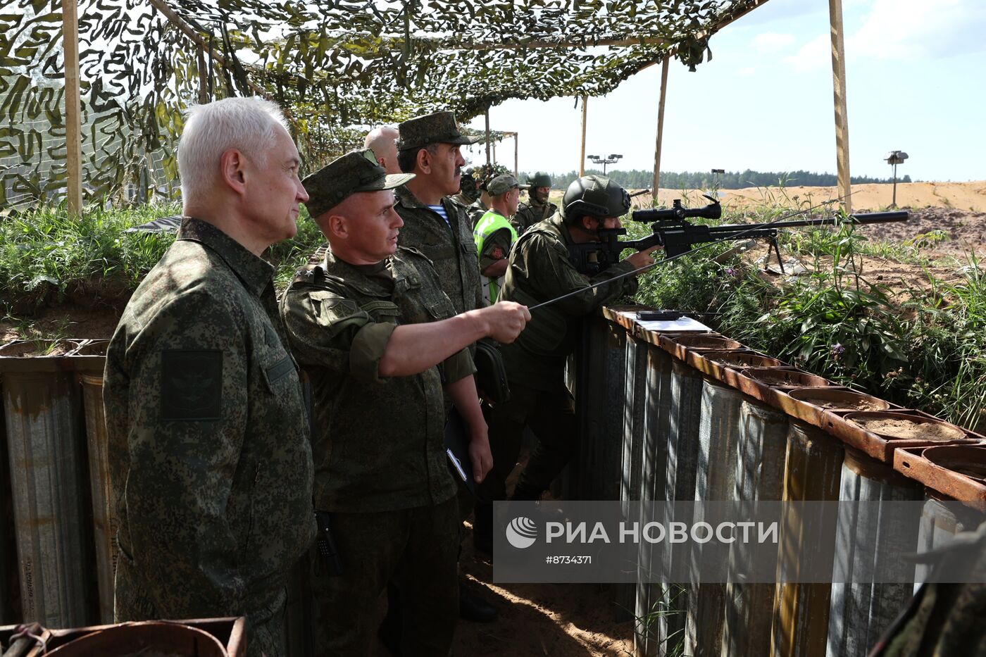 Министр обороны РФ А. Белоусов в Ленинградском военном округе