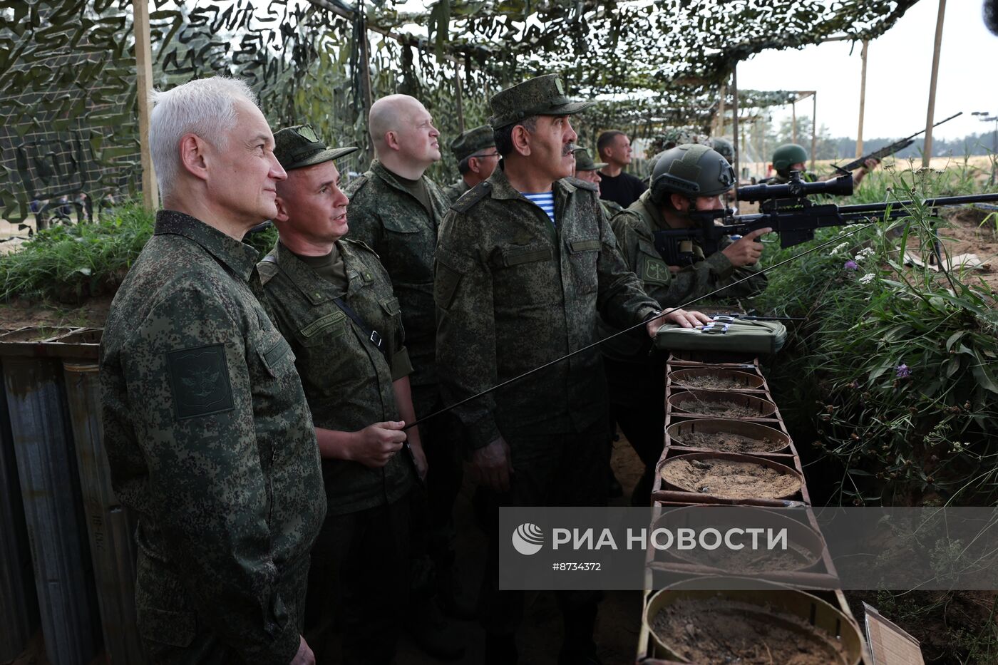 Министр обороны РФ А. Белоусов в Ленинградском военном округе