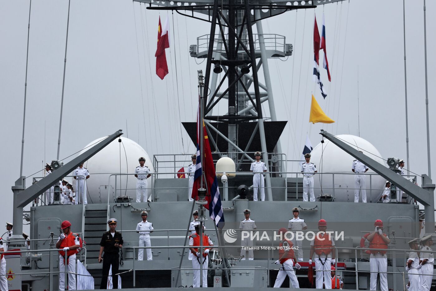 Корабли ВМС Китая прибыли во Владивосток