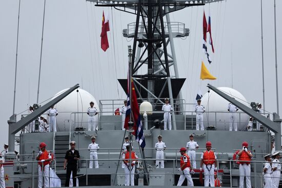 Корабли ВМС Китая прибыли во Владивосток