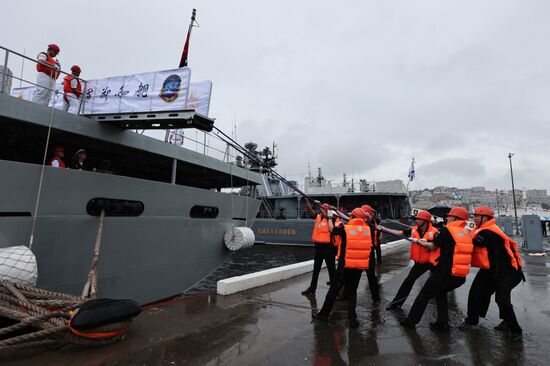 Корабли ВМС Китая прибыли во Владивосток