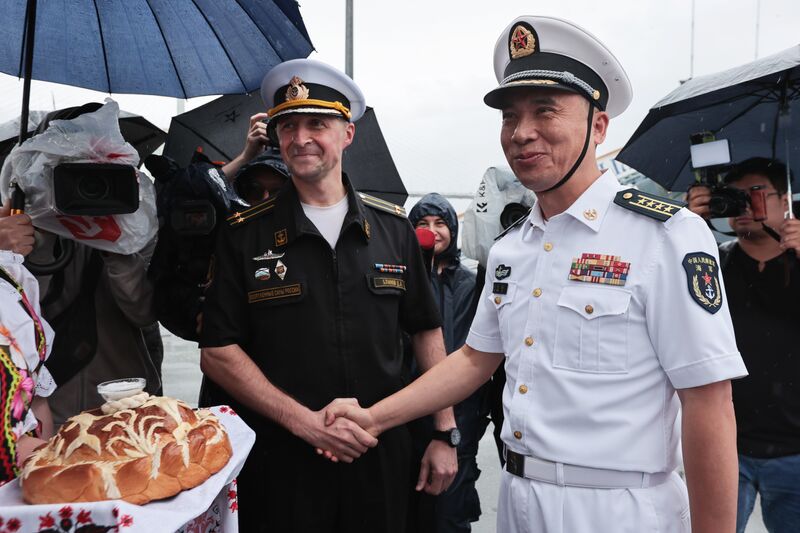 Корабли ВМС Китая прибыли во Владивосток