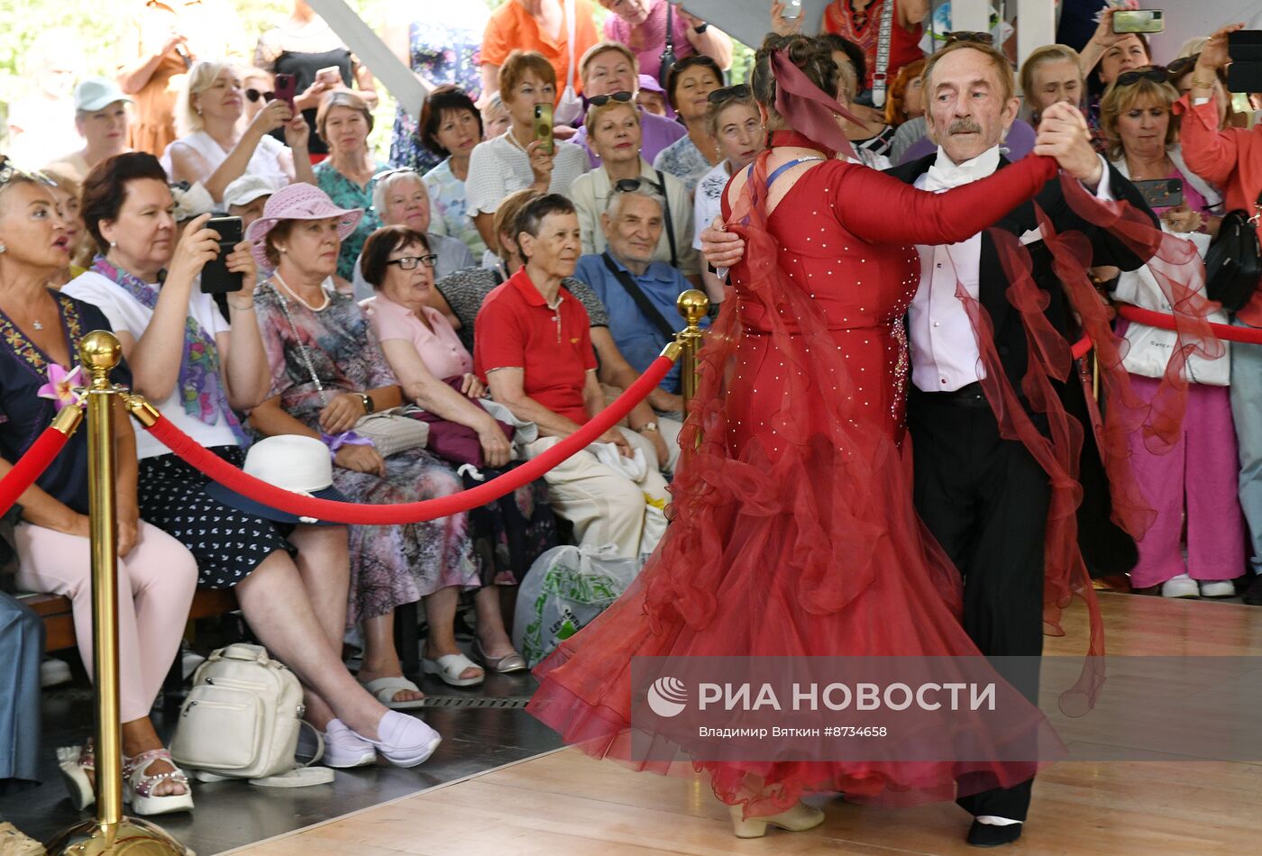 Фестиваль по спортивным бальным танцам для представителей старшего поколения