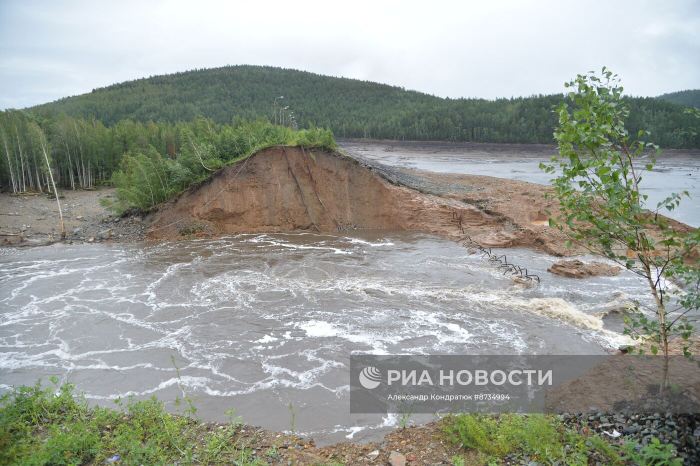 Последствия прорыва дамбы в Челябинской области 