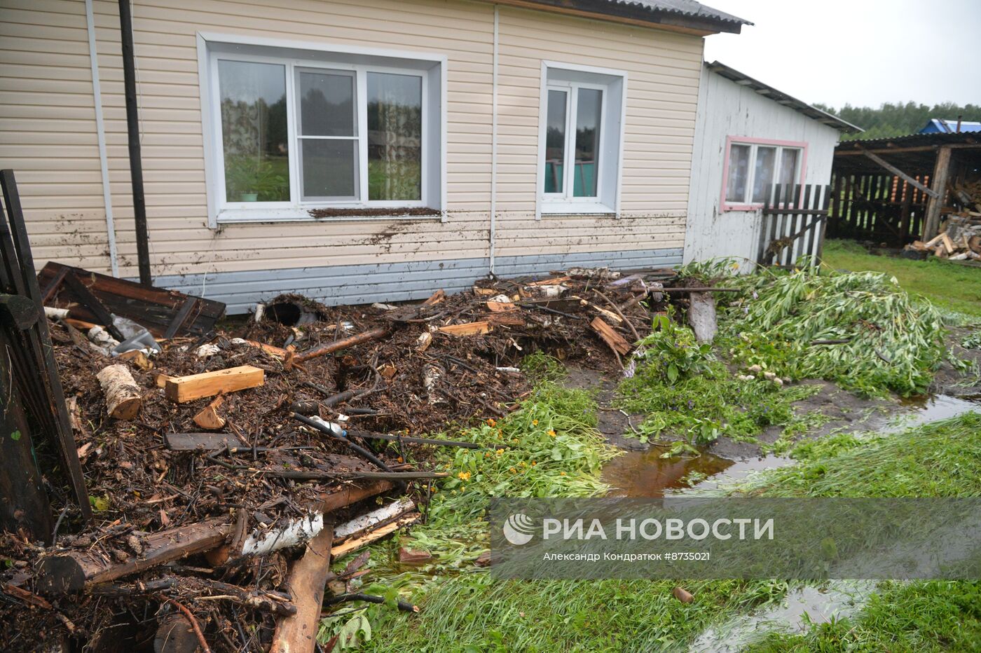 Последствия прорыва дамбы в Челябинской области 