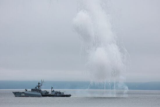 Празднование Дня ВМФ в регионах России