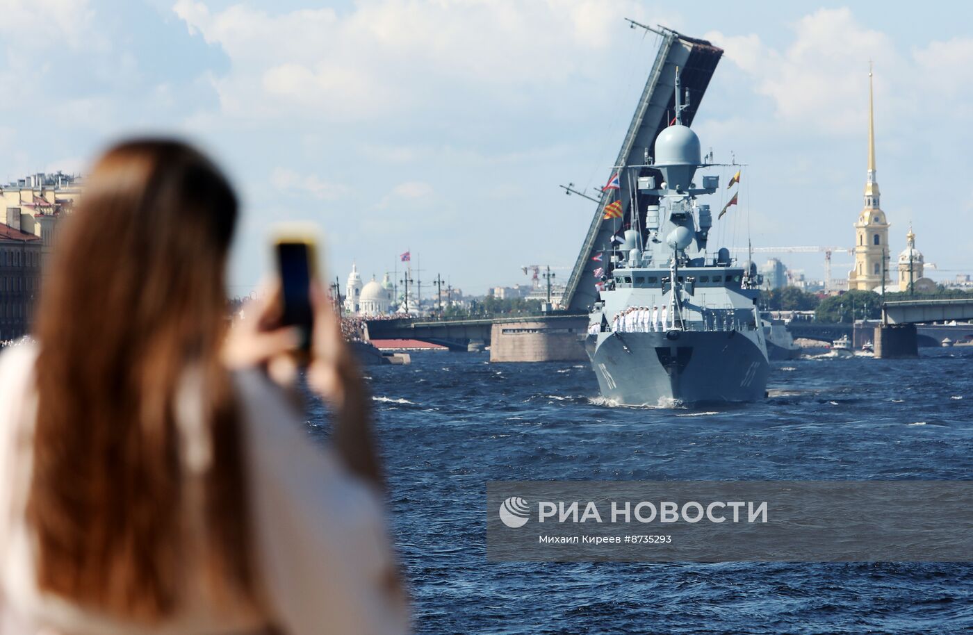 Празднование Дня ВМФ в Санкт-Петербурге