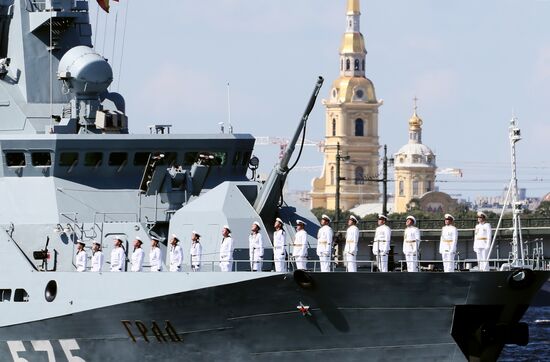 Празднование Дня ВМФ в Санкт-Петербурге