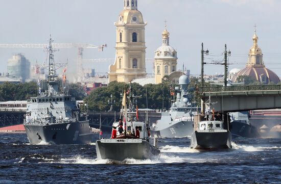 Празднование Дня ВМФ в Санкт-Петербурге