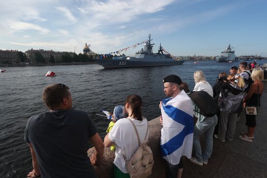 Празднование Дня ВМФ в Санкт-Петербурге