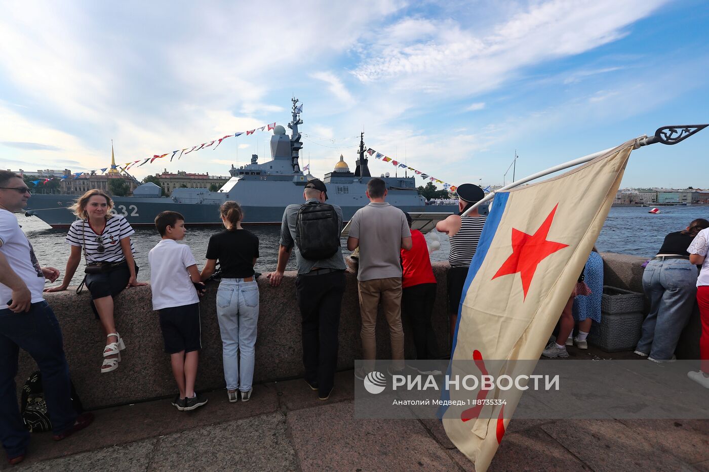 Празднование Дня ВМФ в Санкт-Петербурге