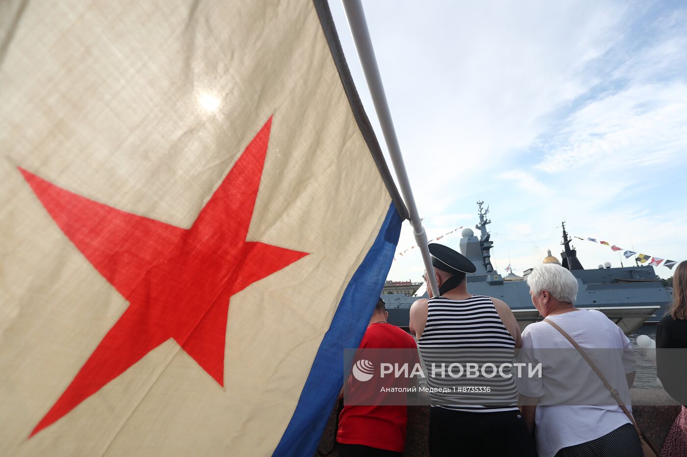 Празднование Дня ВМФ в Санкт-Петербурге