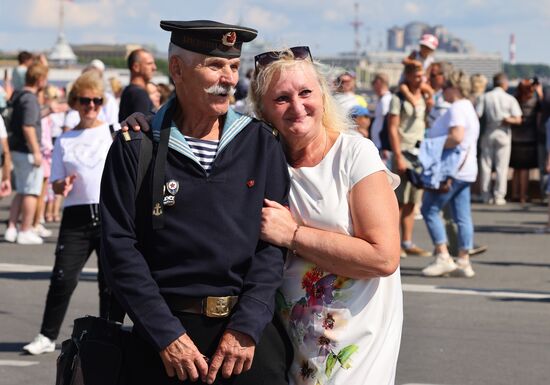 Празднование Дня ВМФ в Санкт-Петербурге