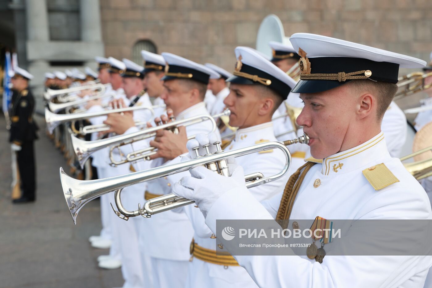 Президент Владимир Путин принял участие в Главном военно-морском параде