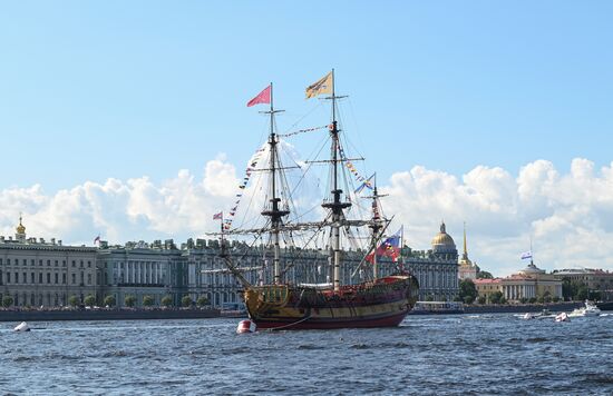 Празднование Дня ВМФ в Санкт-Петербурге