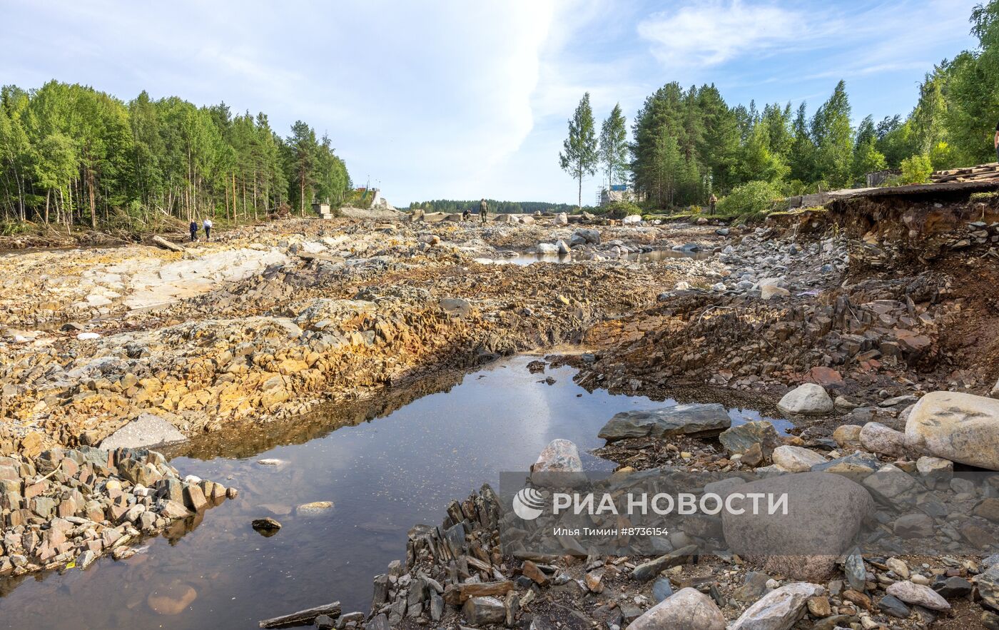 В Карелии на Беломорско-Балтийском канале прорвало дамбу