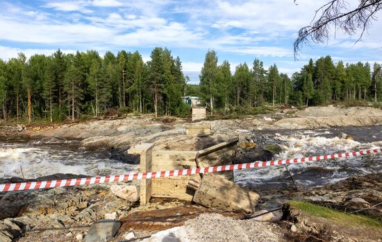 В Карелии на Беломорско-Балтийском канале прорвало дамбу