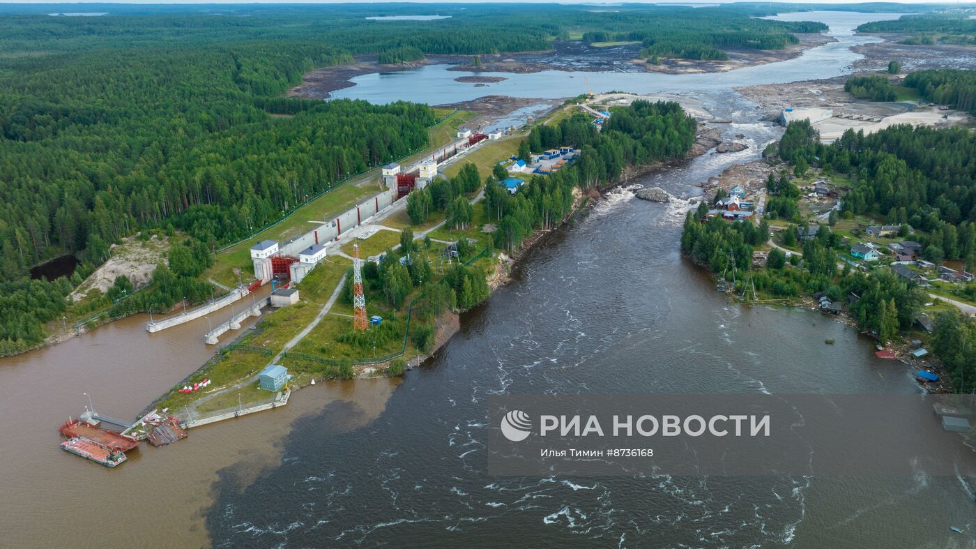 В Карелии на Беломорско-Балтийском канале прорвало дамбу