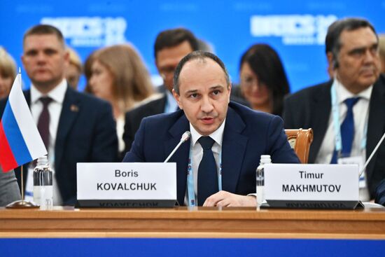 Встреча глав ВОА БРИКС на тему "Аудит устойчивого развития"
Борис Ковальчук, председатель Счетной палаты РФ Место: Россия, Республика Башкортостан, Уфа. Автор: Кристина Кормилицына. Встреча глав ВОА БРИКС на тему "Аудит устойчивого развития"