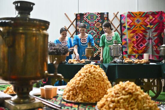 Встреча глав ВОА БРИКС на тему "Аудит устойчивого развития"
Культурная программа для гостей форума Место: Россия, Республика Башкортостан, Уфа. Автор: Кристина Кормилицына. Встреча глав ВОА БРИКС на тему "Аудит устойчивого развития"