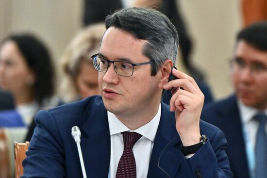 Встреча глав ВОА БРИКС на тему "Аудит устойчивого развития"
Тимур Махмутов, директор департамента международного и регионального сотрудничества Счетной палаты РФ Место: Россия, Республика Башкортостан, Уфа. Автор: Кристина Кормилицына. Встреча глав ВОА БРИКС на тему "Аудит устойчивого развития"