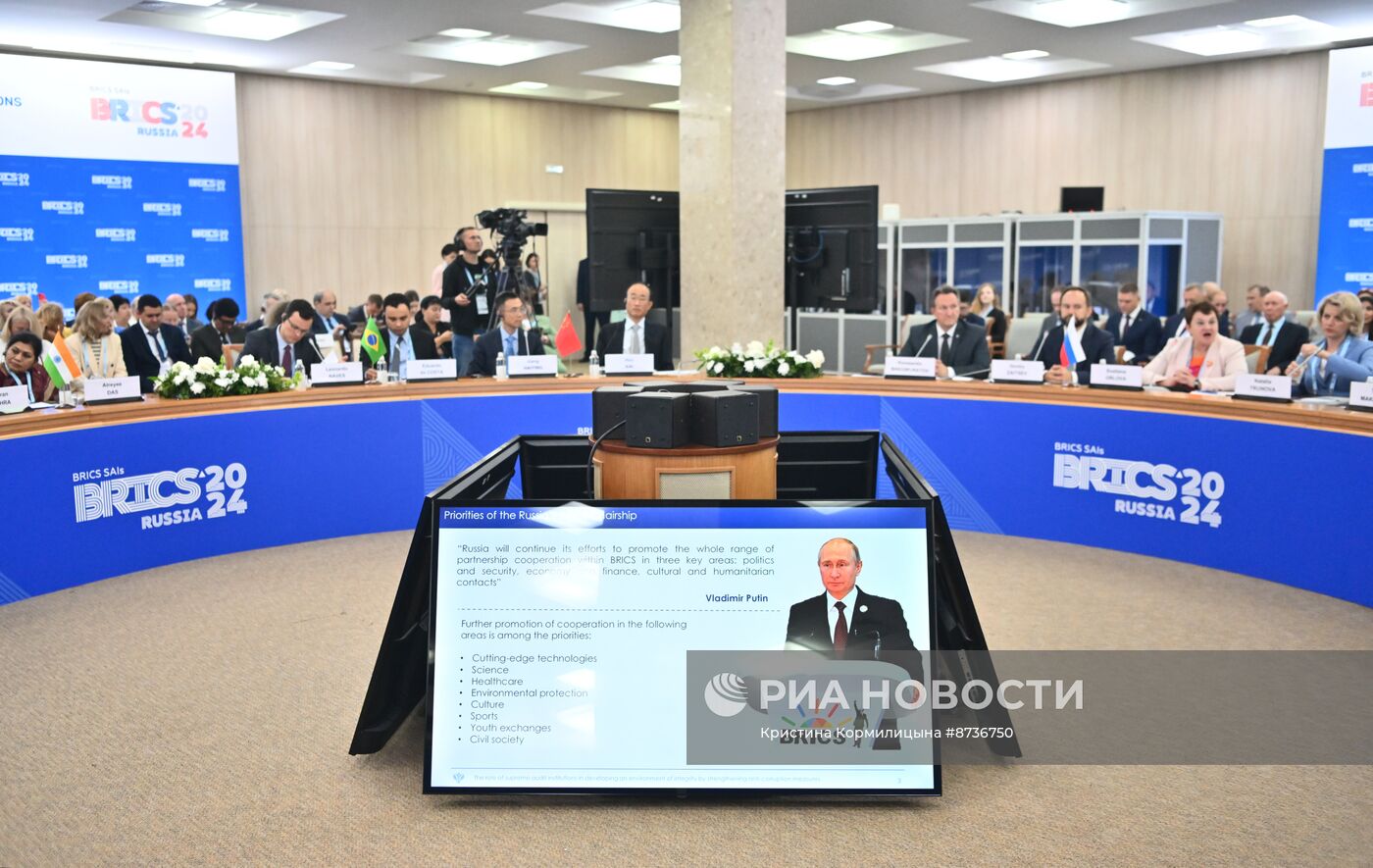 Круглый стол по обмену опытом на тему "Роль высших органов аудита в развитии среды добросовестности за счет совершенствования мер по противодействию коррупции"