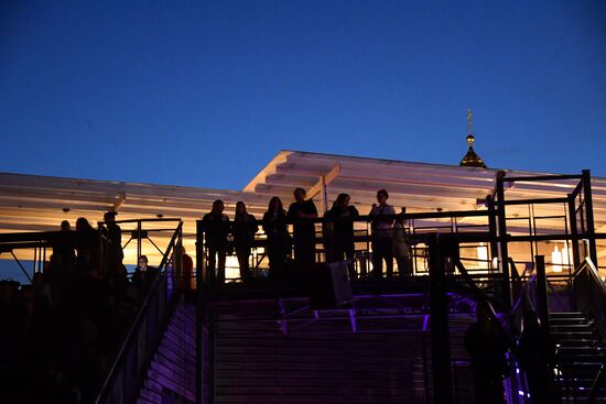 Премьера сериала "Она такая классная"