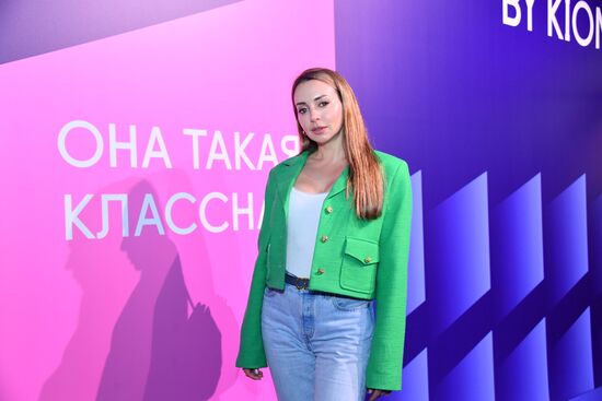 Премьера сериала "Она такая классная"