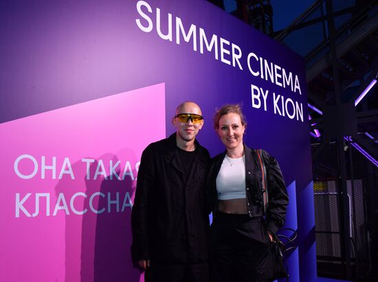 Премьера сериала "Она такая классная"