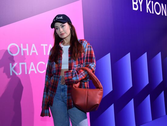 Премьера сериала "Она такая классная"