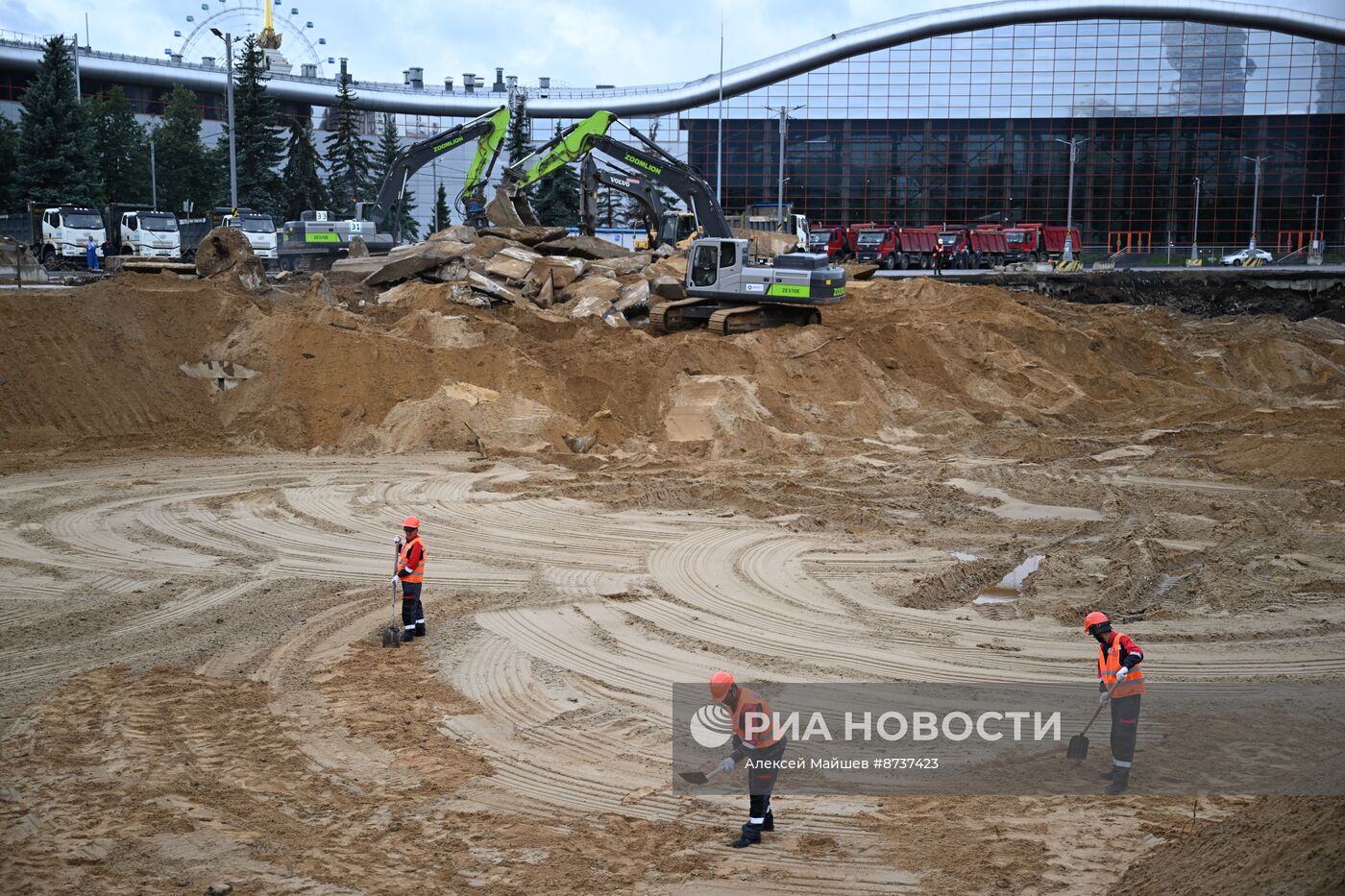 Мэр Москвы С. Собянин посетил ВДНХ в честь 85-летия 