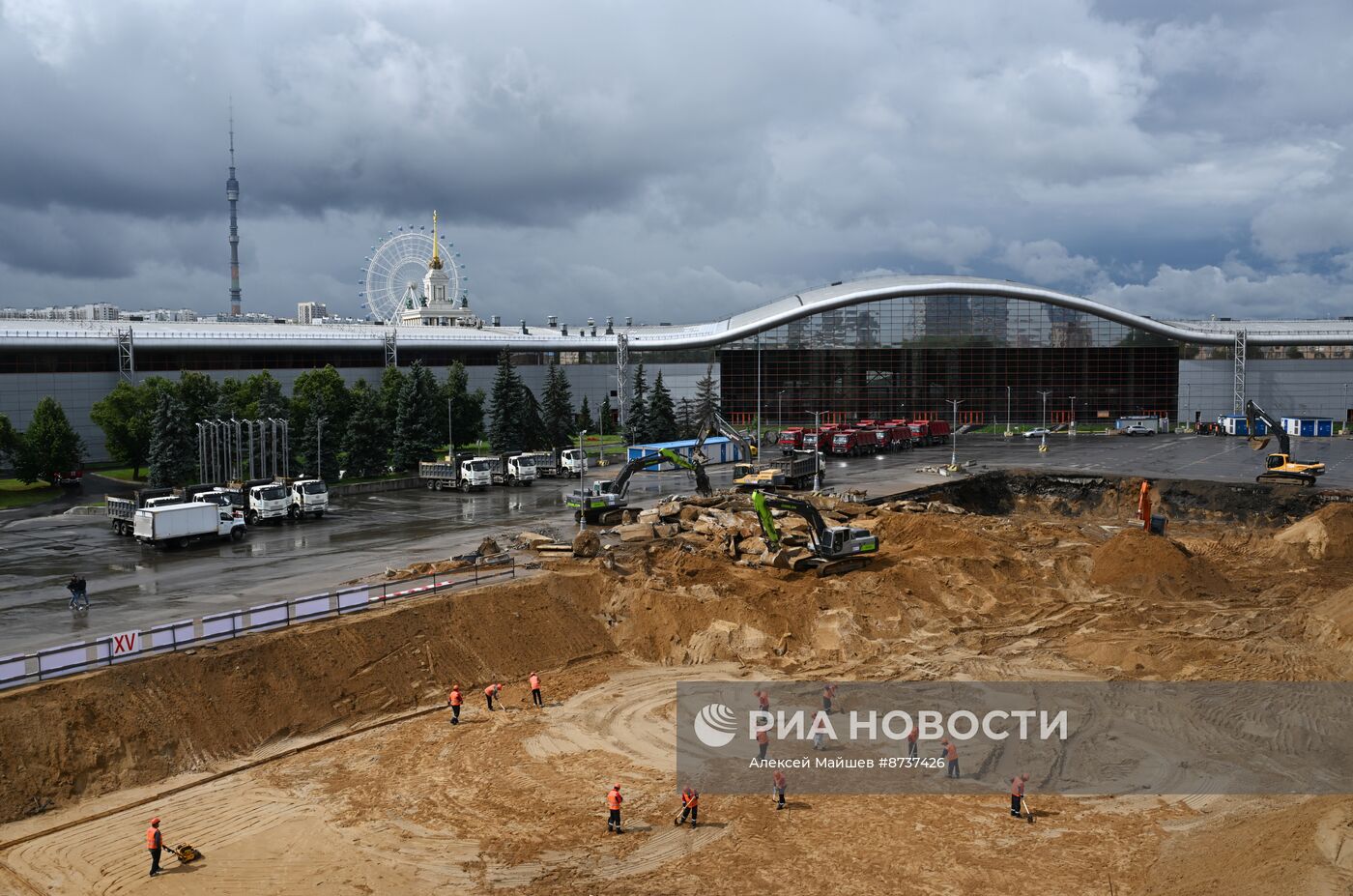 Мэр Москвы С. Собянин посетил ВДНХ в честь 85-летия 