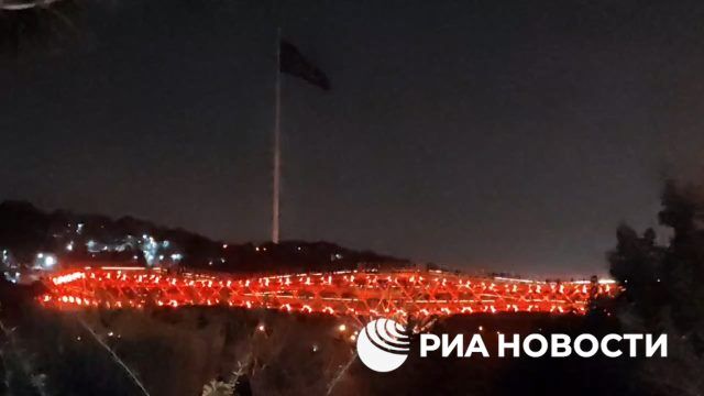 Тегеранский мост Табиат подсвечен в знак кровной мести за убийство Исмаила Хании