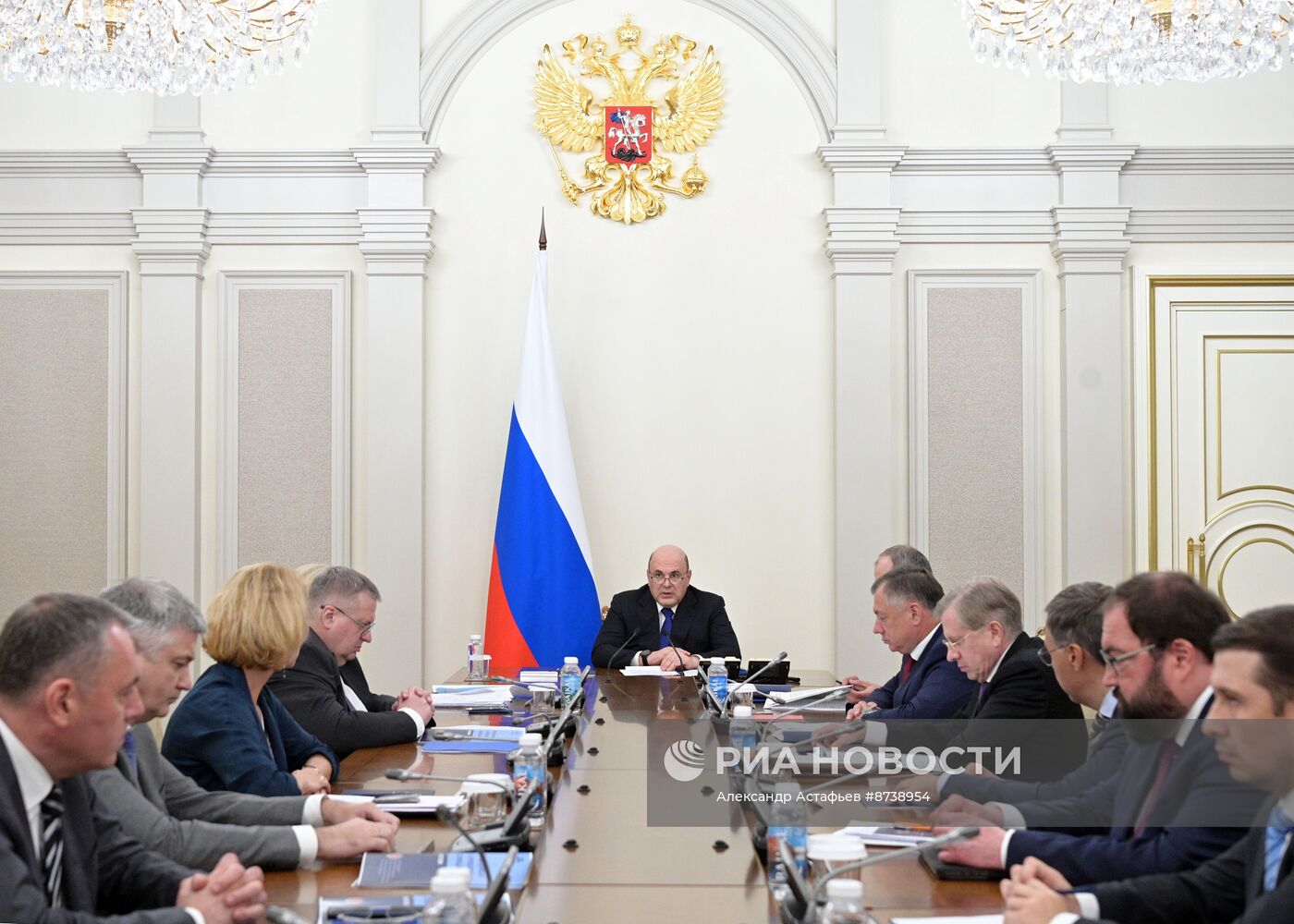 Премьер-министр Михаил Мишустин провел совещание с вице-премьерами РФ