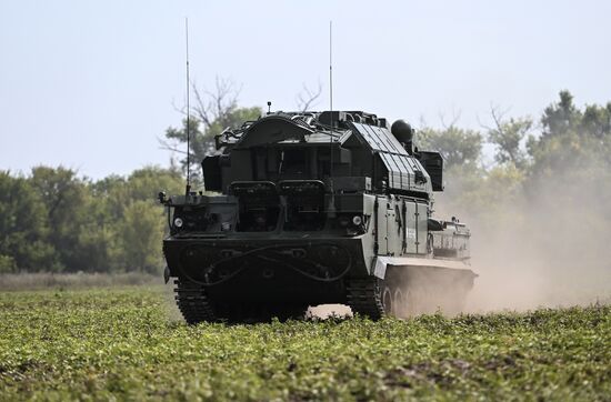 Боевое дежурство ЗРК "Тор-2М" ЦВО на Авдеевском направлении спецоперации