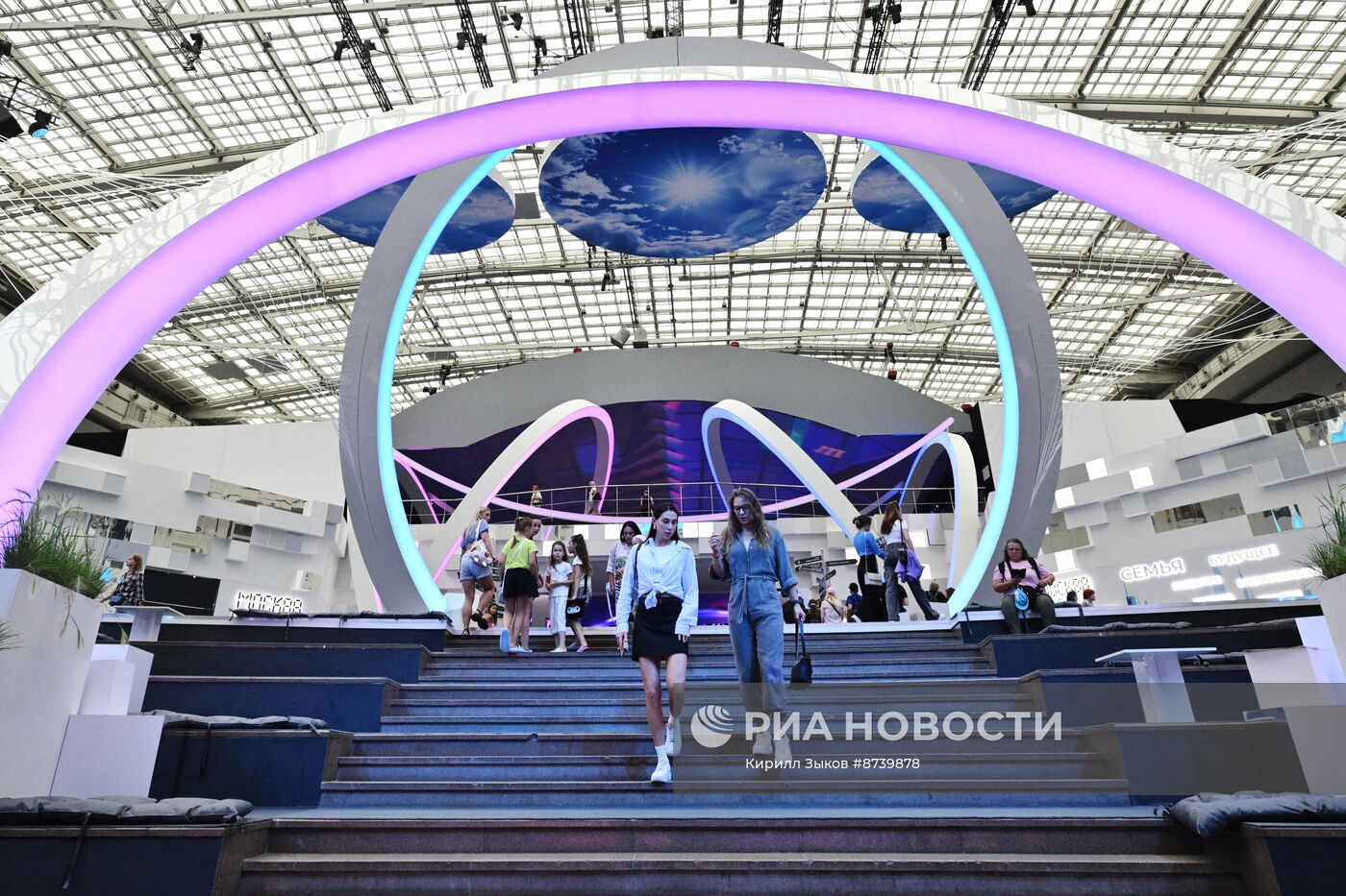 В Гостином дворе открылась бесплатная выставка о будущем