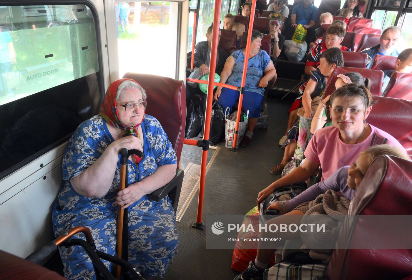 Эвакуация жителей из города Рыльск в Курской области