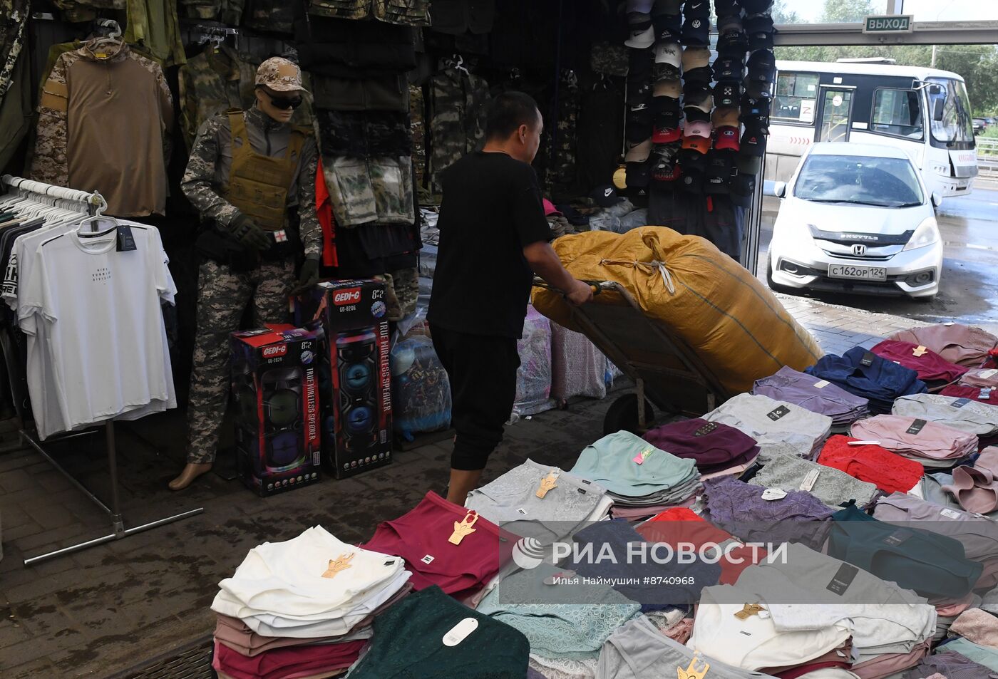 Мигрантам ограничили трудовую деятельность в Красноярском крае