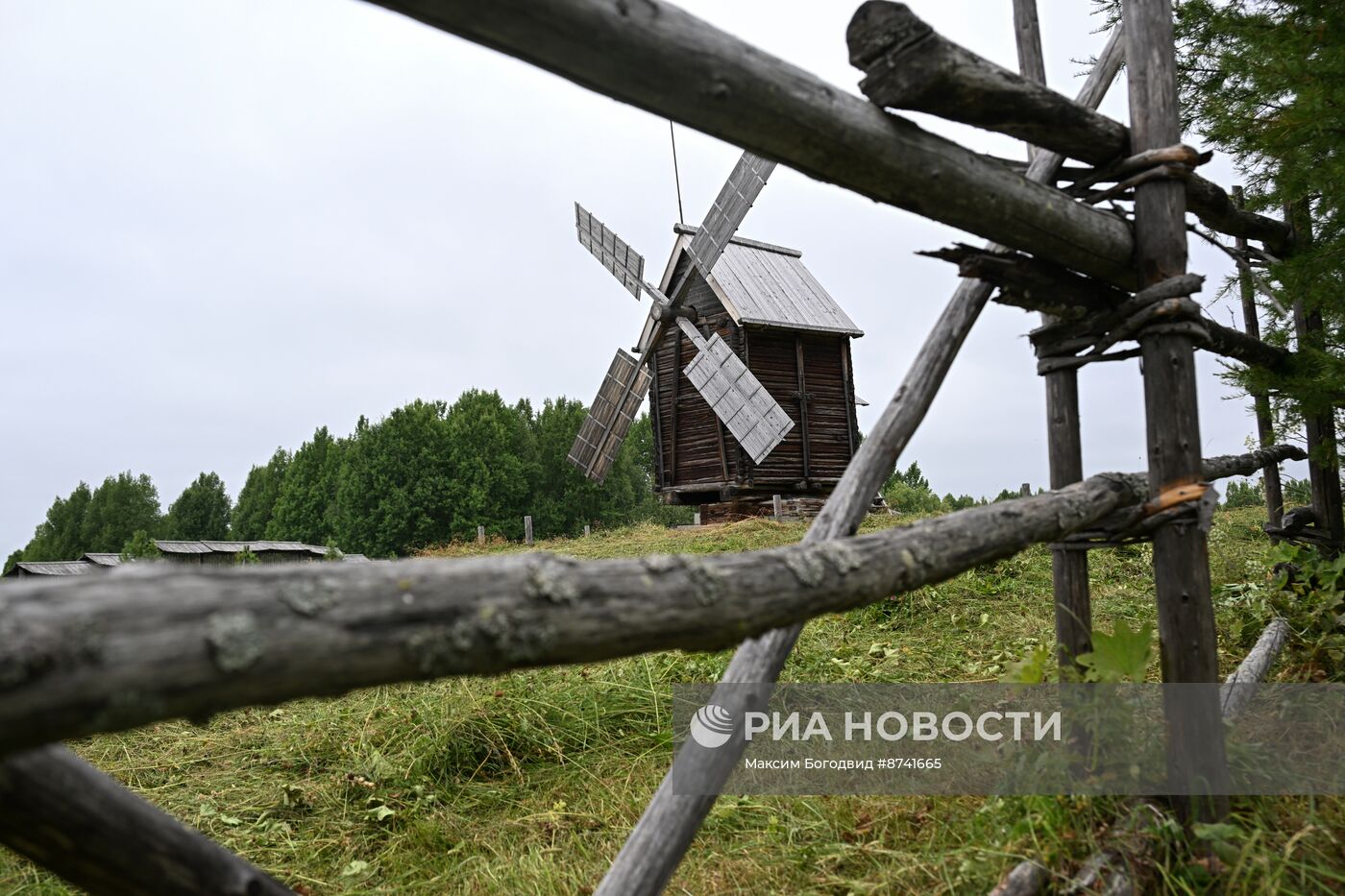 Музей деревянного зодчества "Малые Корелы" в Архангельской области