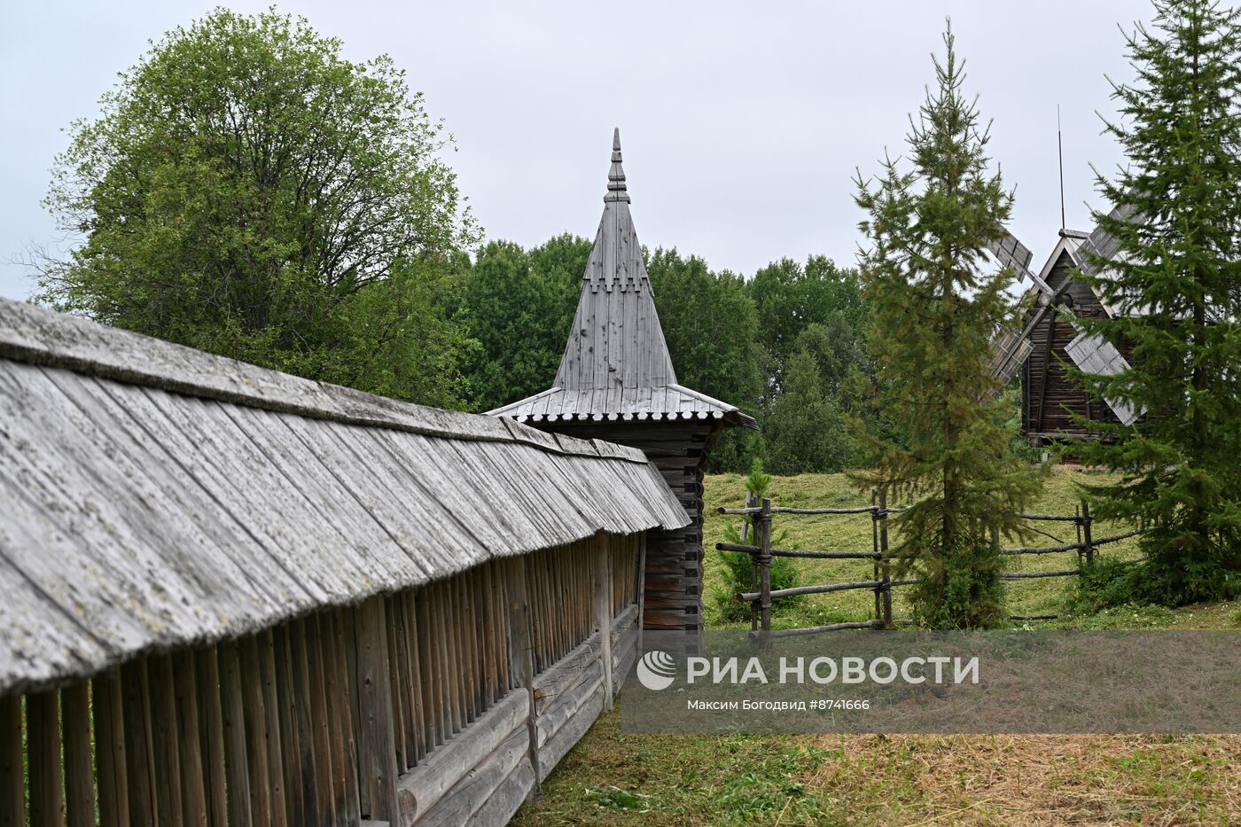 Музей деревянного зодчества "Малые Корелы" в Архангельской области