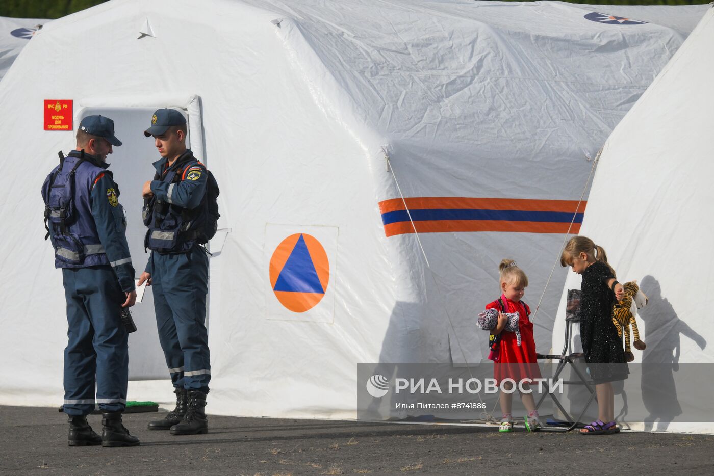 Палаточный пункт временного размещения МЧС России в Курске