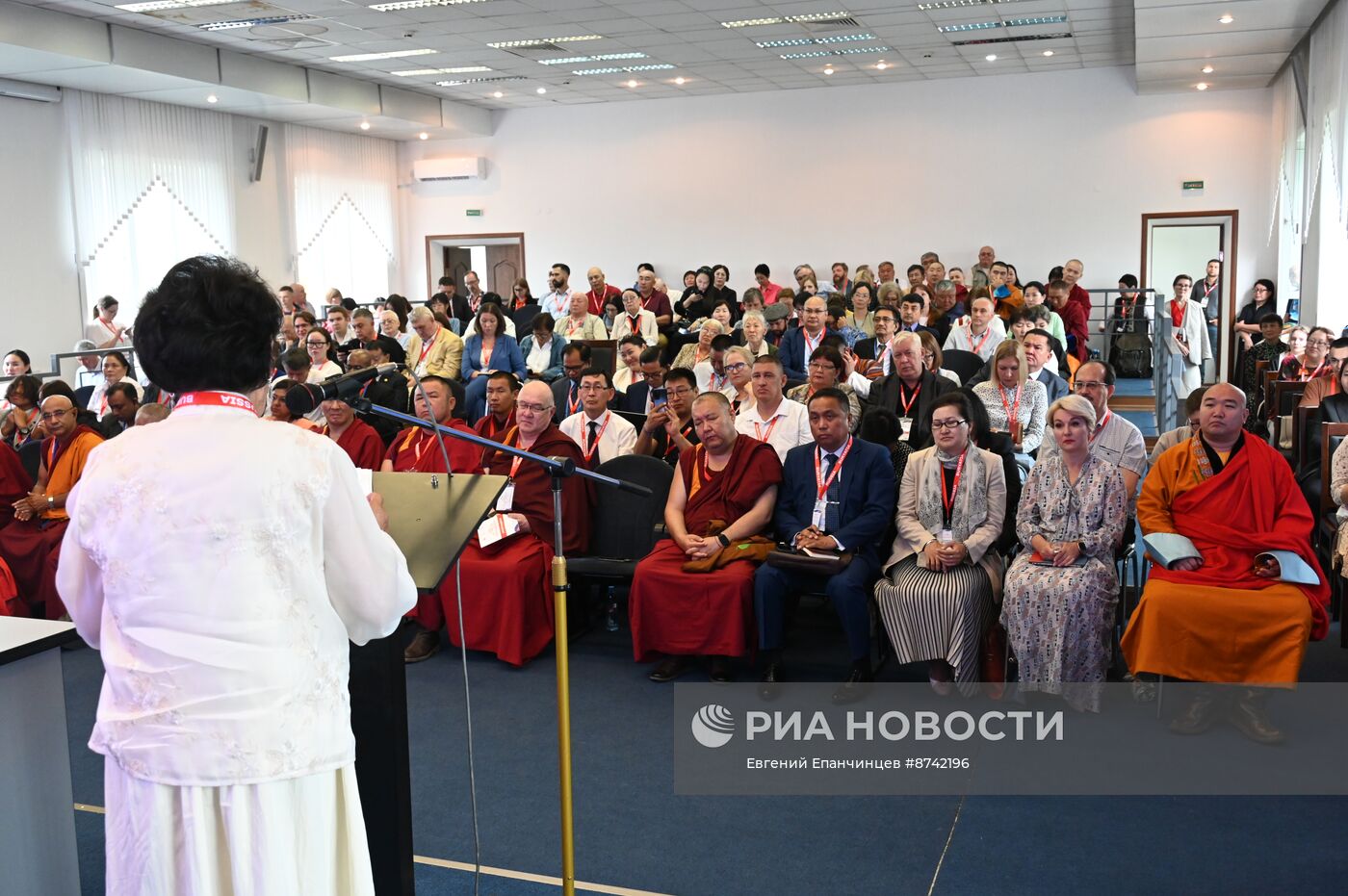 Международный форум "Традиционный буддизм и вызовы современности" в Улан-Удэ