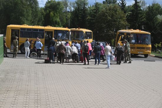 Эвакуация мирных жителей из Краснояружского района Белгородской области