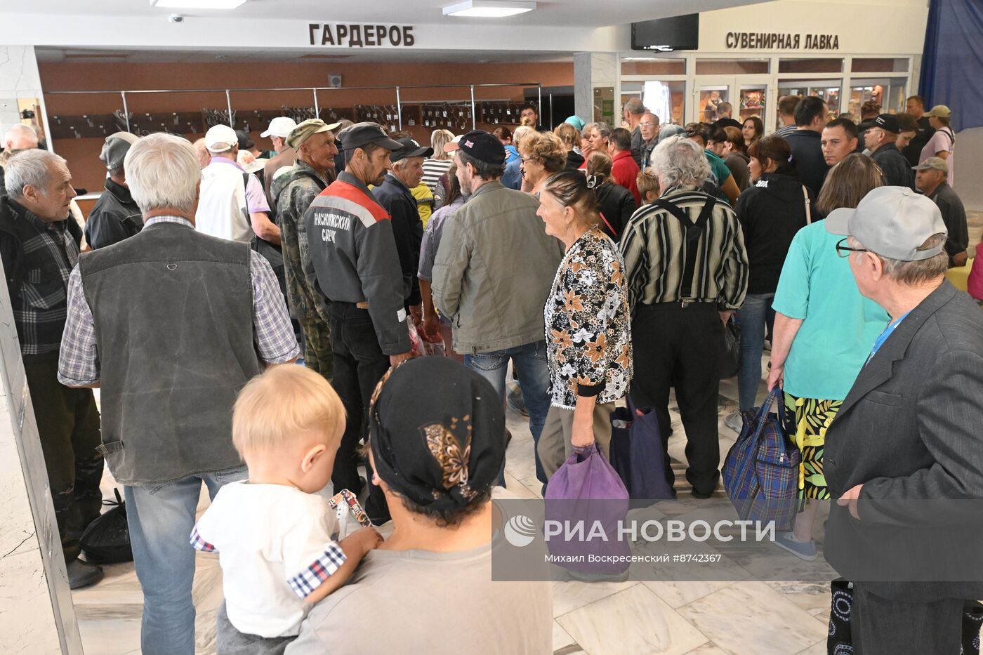 Эвакуация мирных жителей из Краснояружского района Белгородской области