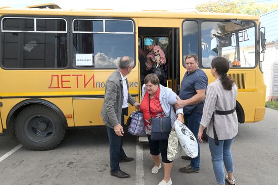 Эвакуация мирных жителей из Краснояружского района Белгородской области